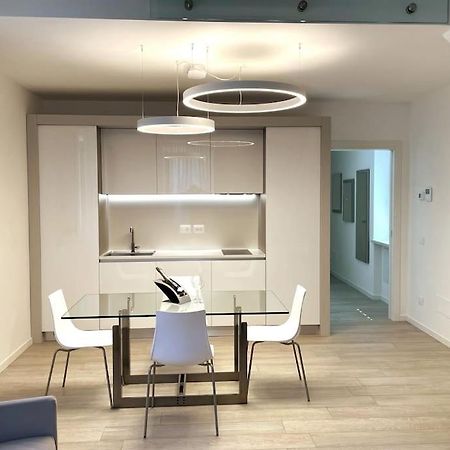 Queen Verona Luxury Apartment エクステリア 写真