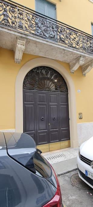 Queen Verona Luxury Apartment エクステリア 写真