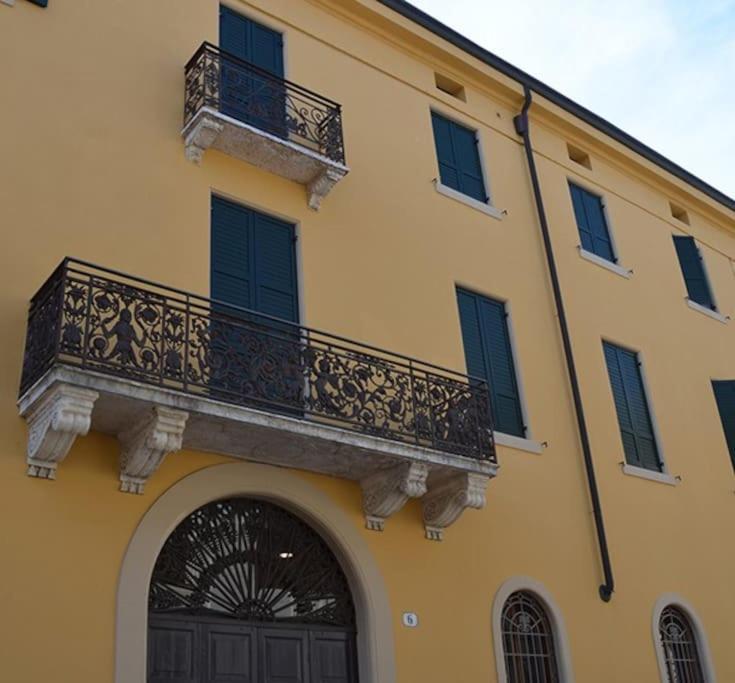 Queen Verona Luxury Apartment エクステリア 写真