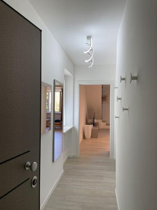 Queen Verona Luxury Apartment エクステリア 写真