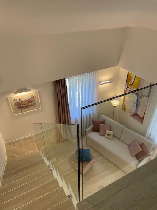Queen Verona Luxury Apartment エクステリア 写真