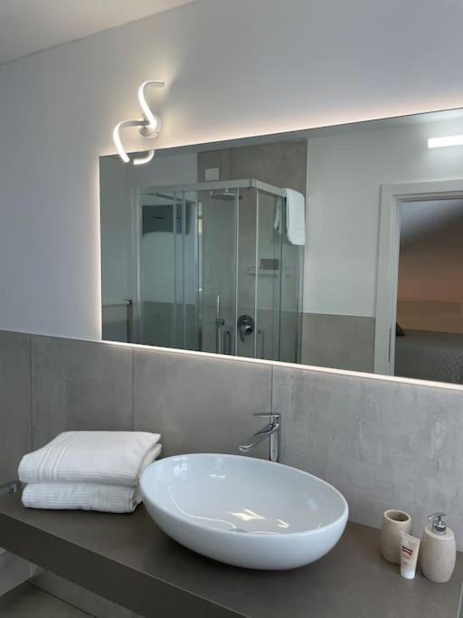 Queen Verona Luxury Apartment エクステリア 写真